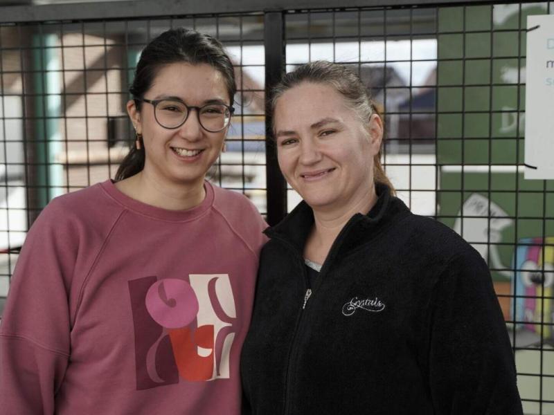 Foto ouders aan de schoolpoort